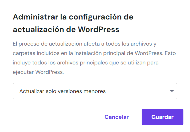 Ventana para administrar la configuración de actualizaciones de WordPress en hPanel